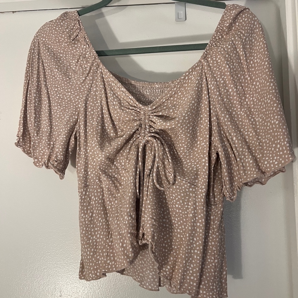Nordstroms top - beige polka dots size S